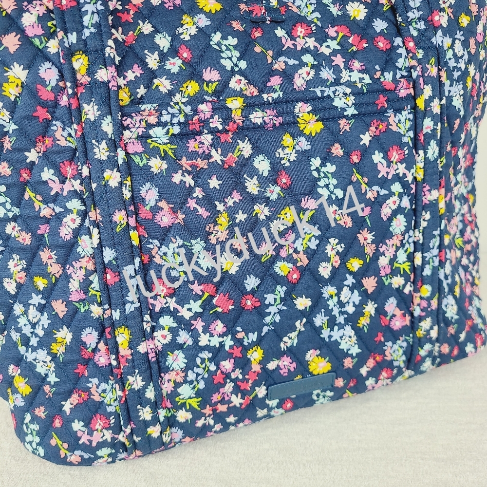 Vera Bradley Vera Tote Scattered Wildflowers NWT - Picture 2 of 9